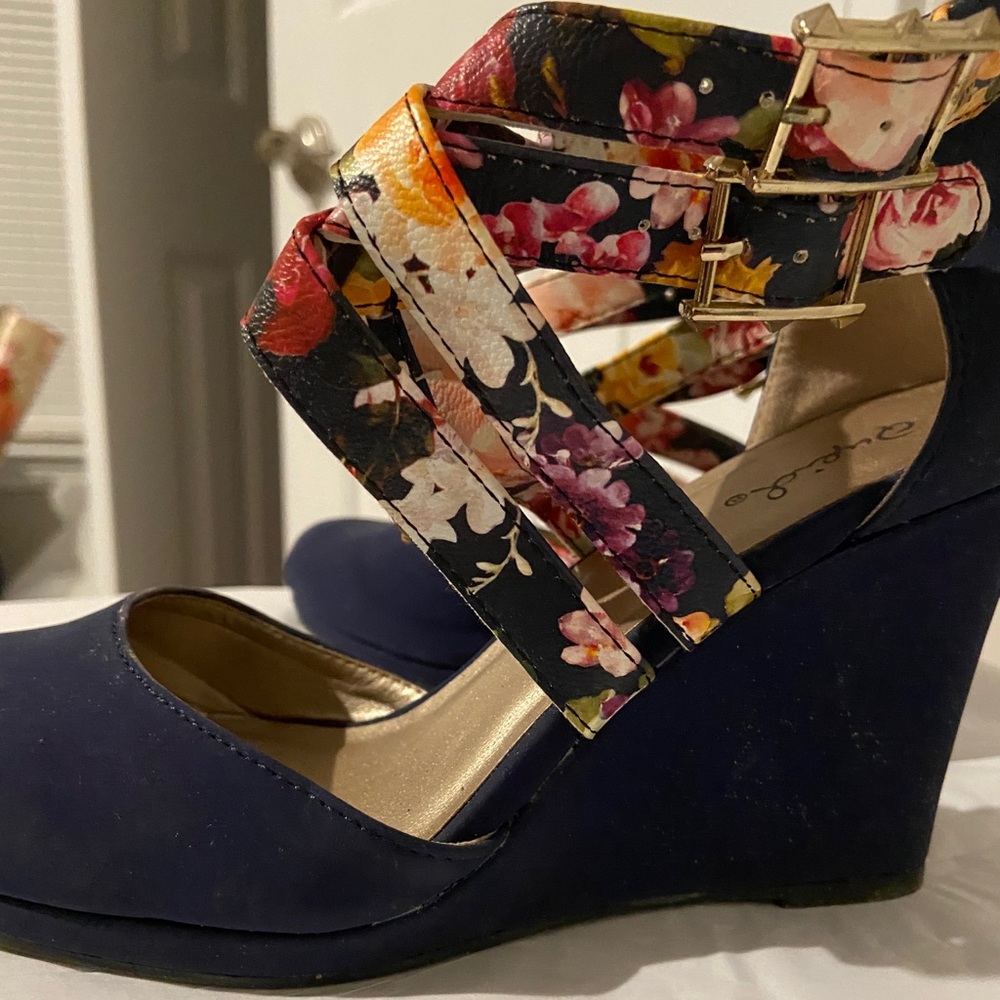 Floral Pattern Wedge Heels
